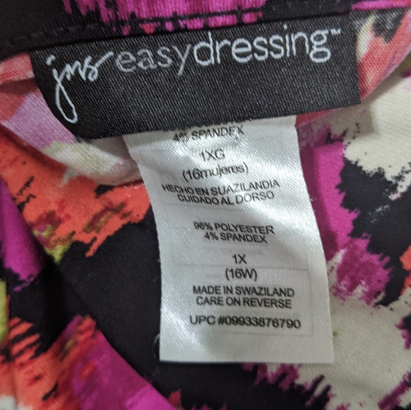 ❗2/$20❗Sleeveless Floral Top - Picture 3 of 4